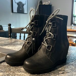 NWT sorel boots